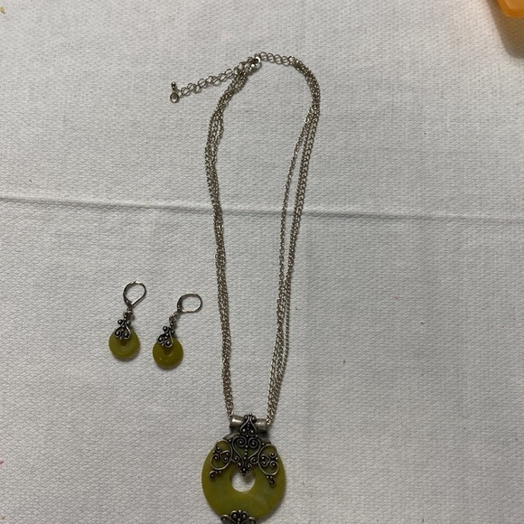 Necklace and Earring set (BC) - Picture 4 of 5